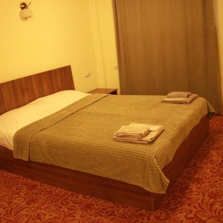 Hotel International Yerevan Bagian luar foto