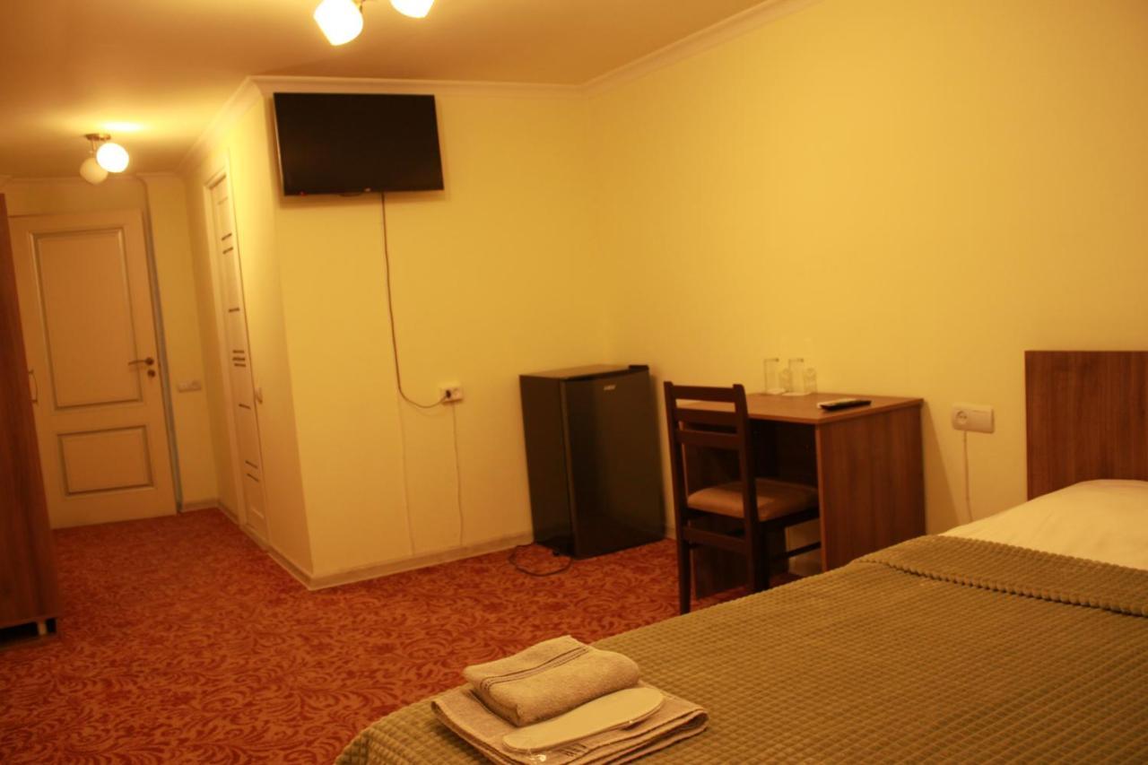 Hotel International Yerevan Bagian luar foto