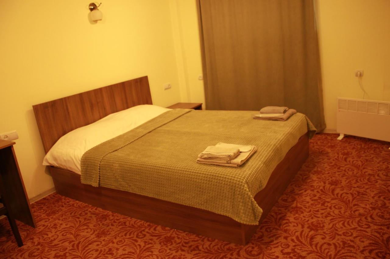 Hotel International Yerevan Bagian luar foto