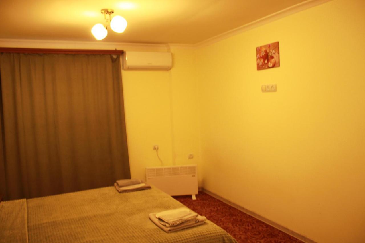 Hotel International Yerevan Bagian luar foto