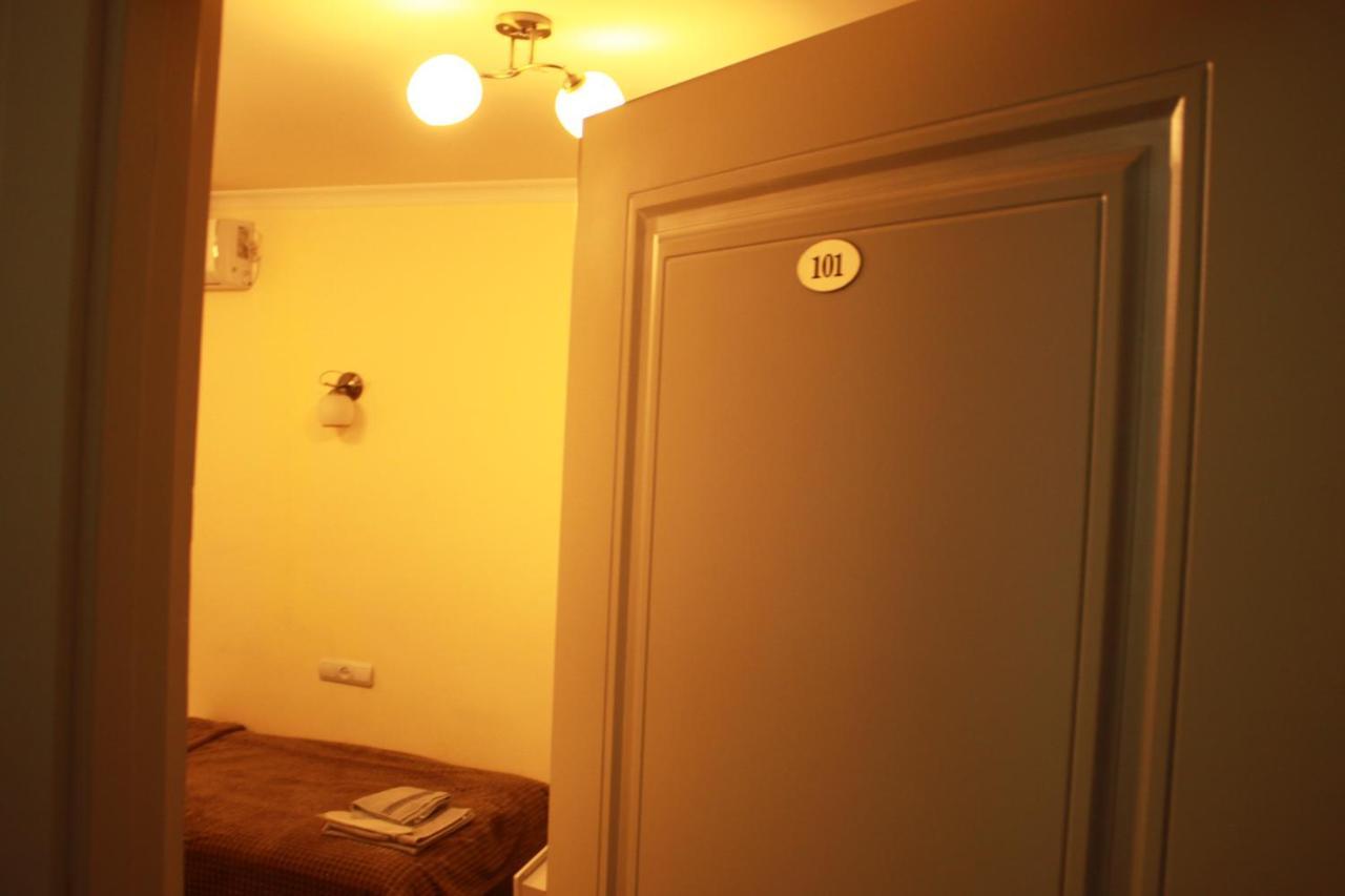 Hotel International Yerevan Bagian luar foto