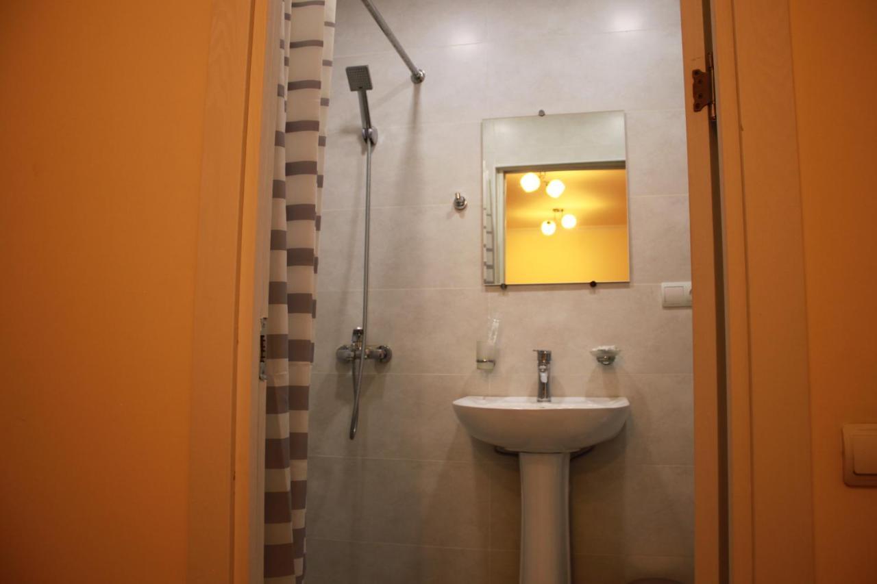 Hotel International Yerevan Bagian luar foto