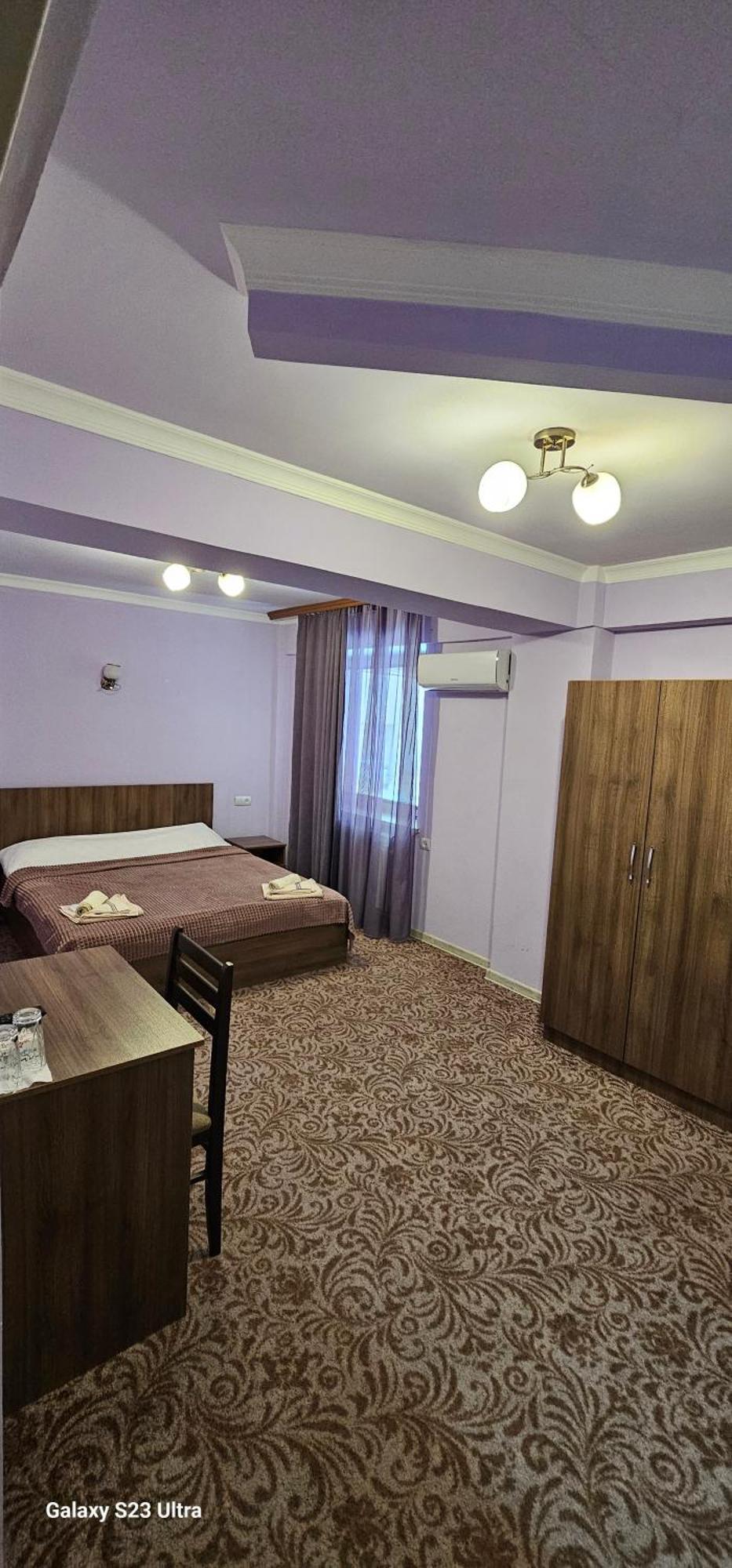 Hotel International Yerevan Bagian luar foto