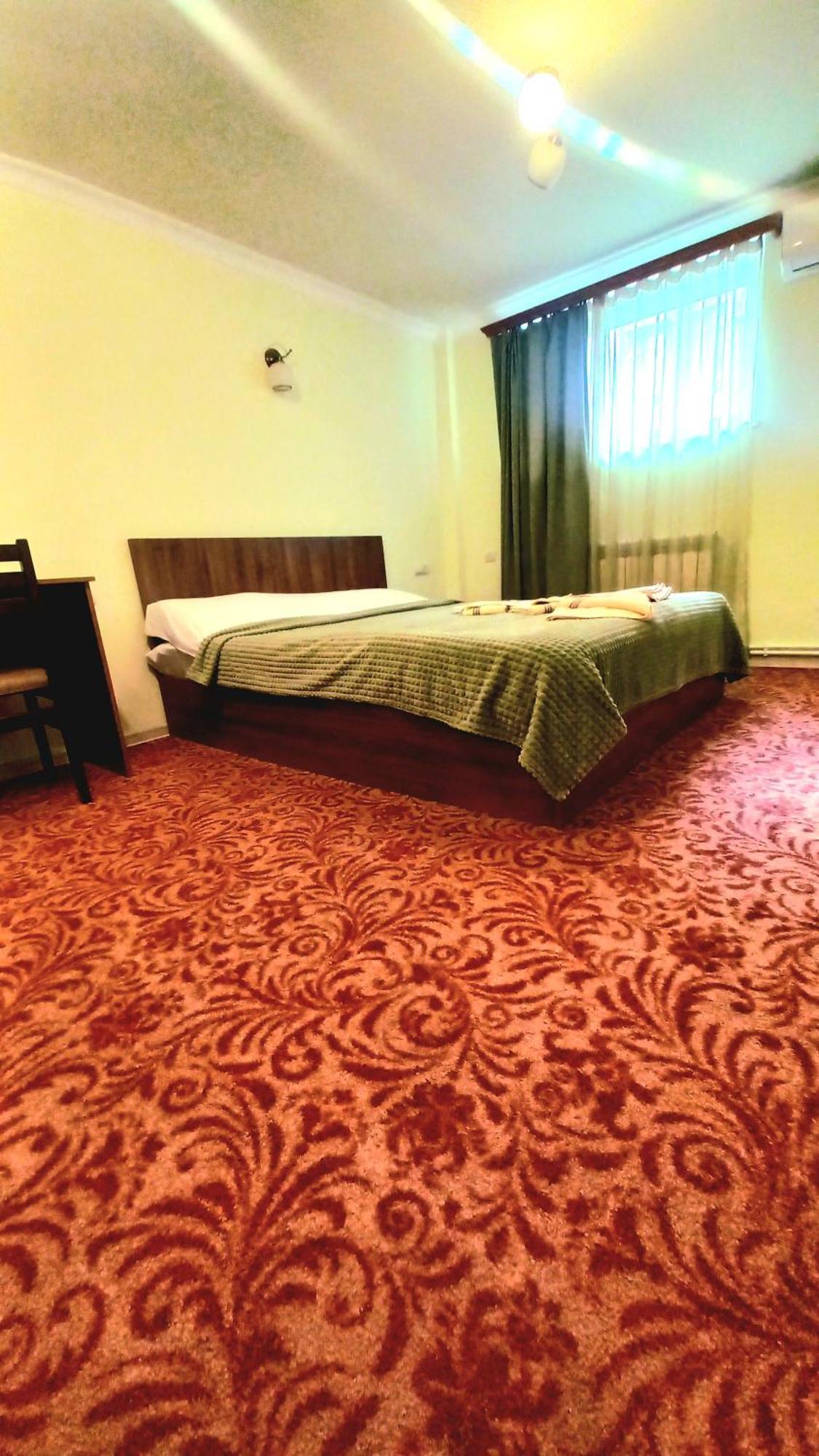 Hotel International Yerevan Bagian luar foto